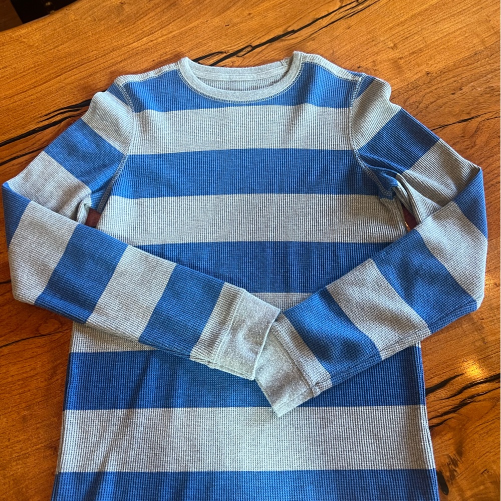 Boys Waffle Shirt. Size XL.